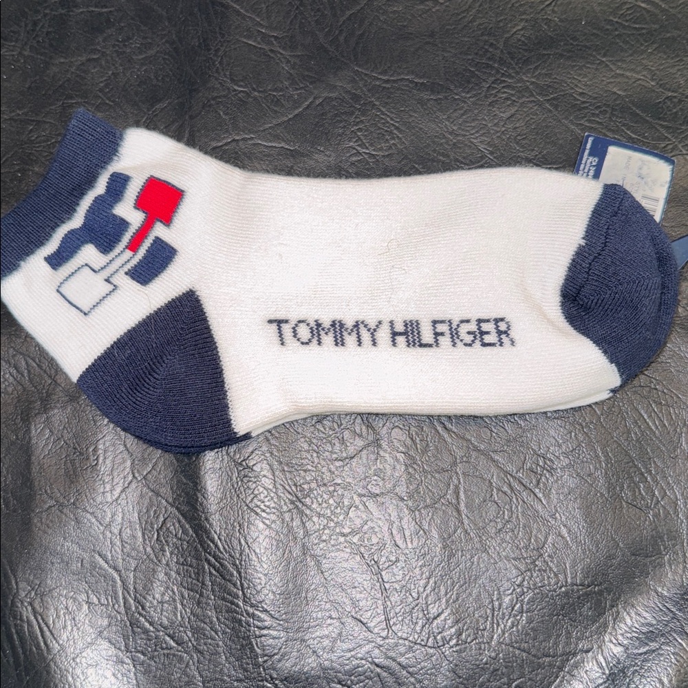 Tommy Hilfiger White, Navy & Red Logo Ankle Socks - Picture 3 of 4